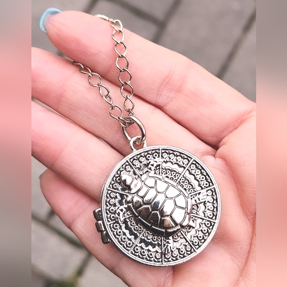 Anthropologie Magnetic Silver Tone Metal Turtle Locket Ornament RARE - Picture 1 of 7